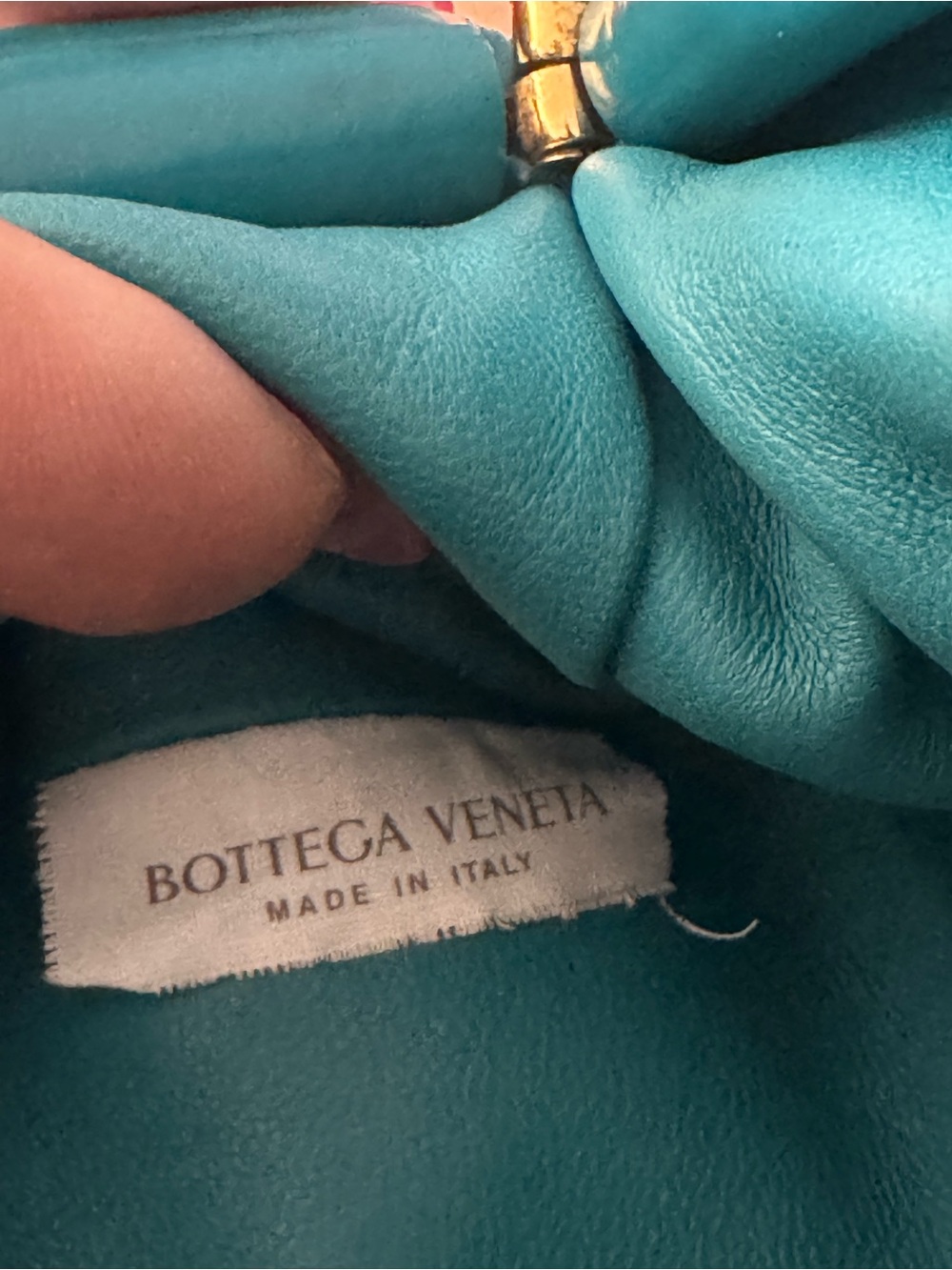 Bottega Veneta Beaded Strap Mini
Pouch Crossbody Bag in Shiny
Turquoise Leather - Picture 7 of 8
